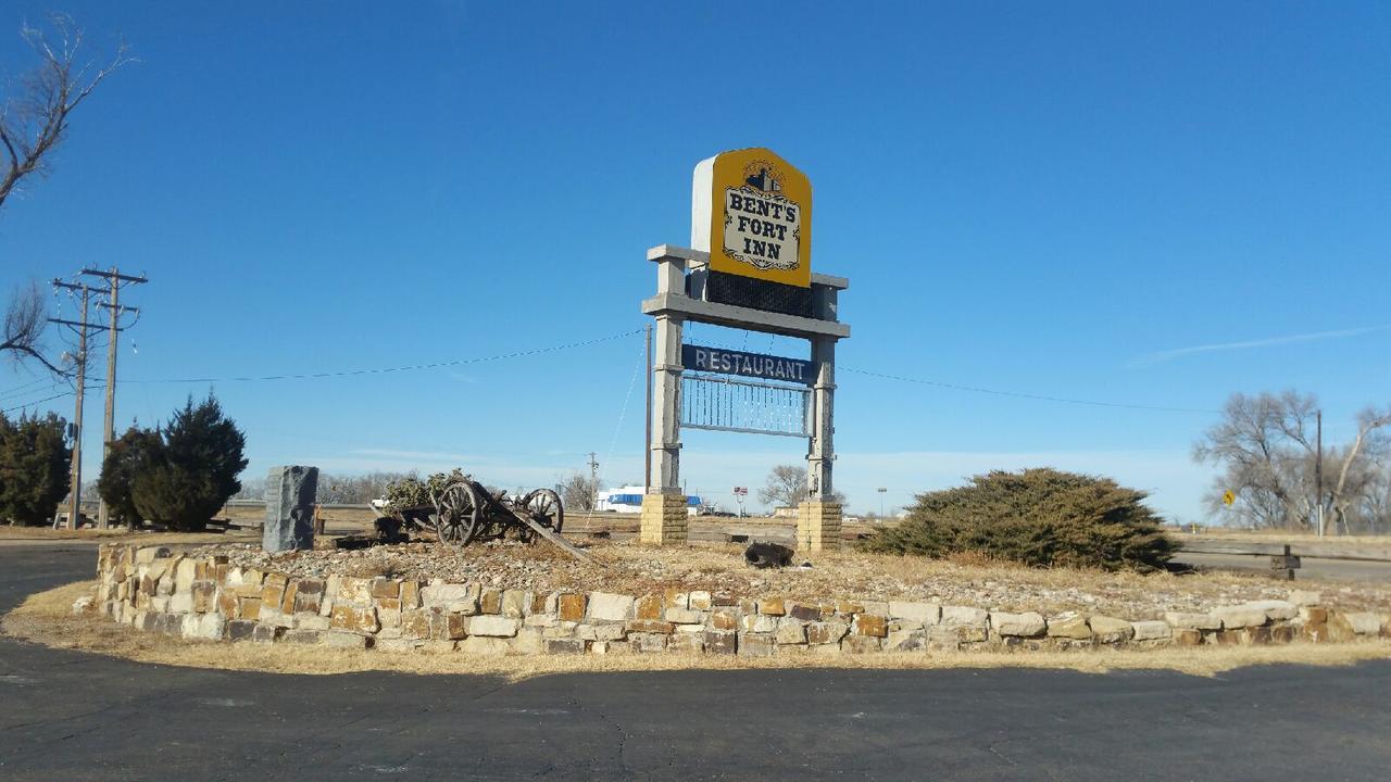 Bent Motel